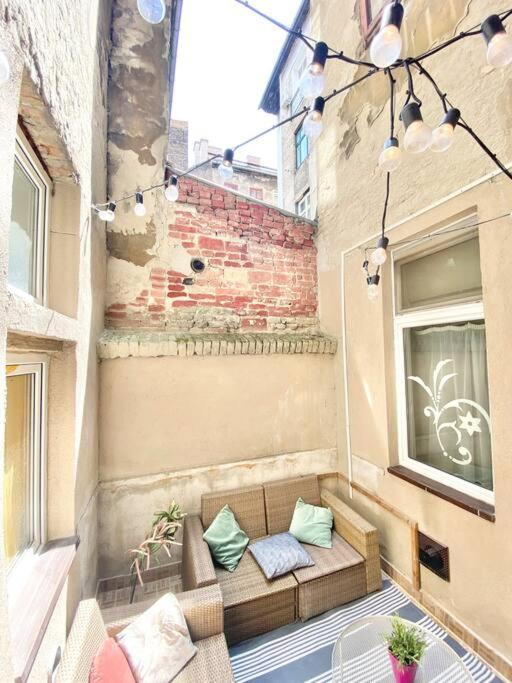 Stay Cool! Apartment With Sauna And Private Garden 布达佩斯 外观 照片